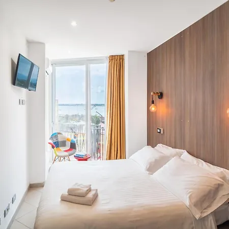 Hotel Centrale מלון 4*