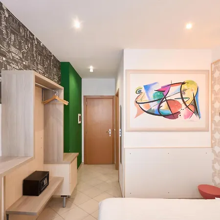 Hotel Centrale מלון סירקוזה