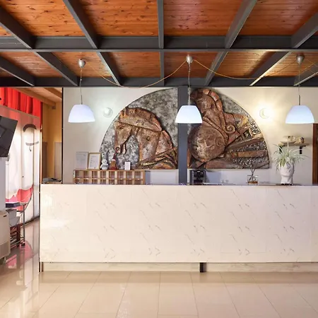 Hotel Centrale מלון