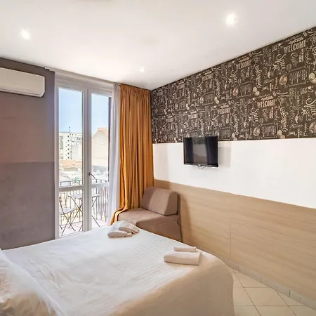 מלון Hotel Centrale סירקוזה
